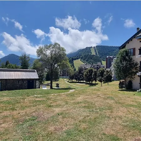 De Montagne Bonascre Ax 3 Domains